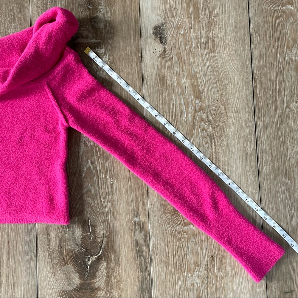 Free People πΊ Off The Shoulder Sweater - Picture 12 of 13